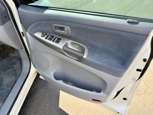 2000 Toyota Estima JDM car for sale — photo 12 of 19