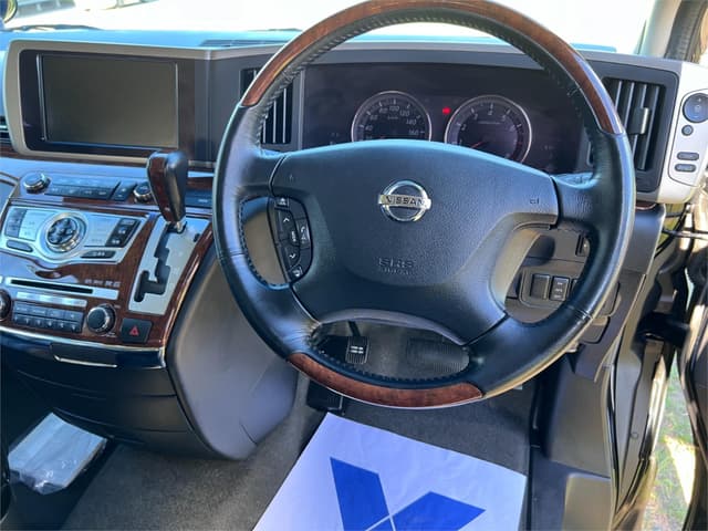 2007 Nissan Elgrand JDM car for sale — photo 11 of 16