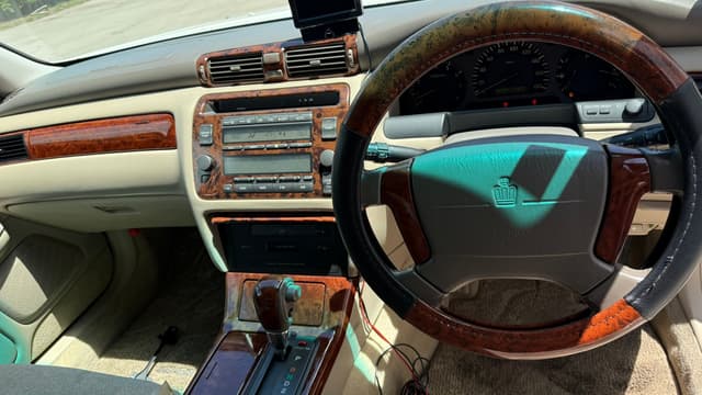 2000 Toyota Crown JDM car for sale — photo 9 of 13