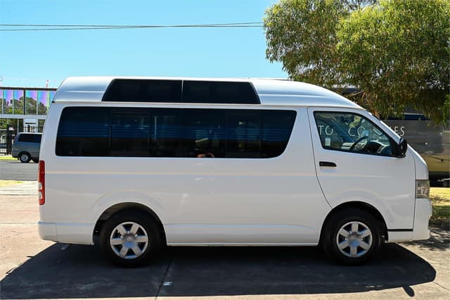 2011 Toyota HiAce JDM car for sale — photo 10 of 23