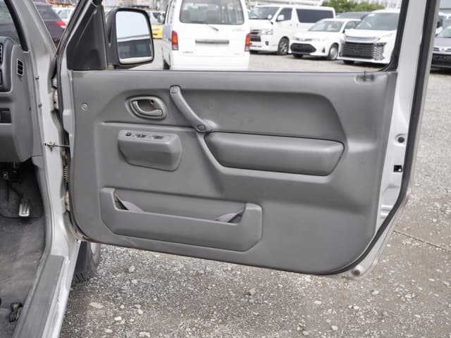 2000 Suzuki Jimny JDM car for sale — photo 25 of 25