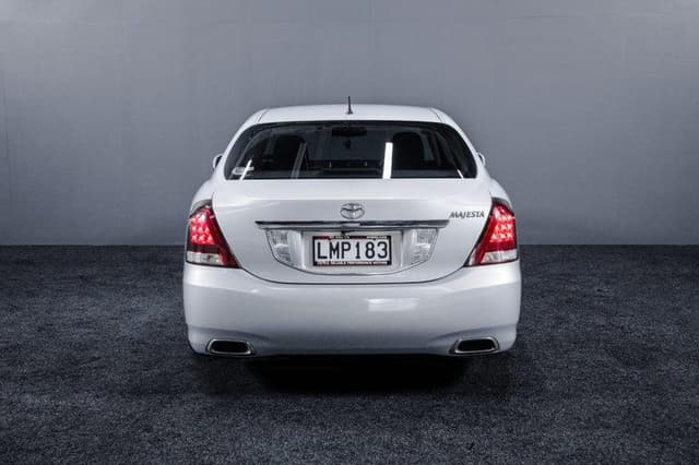 2009 Toyota Majesta JDM car for sale — photo 7 of 20