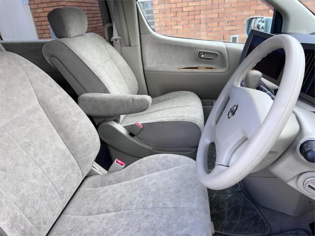 2003 Nissan Elgrand JDM car for sale — photo 13 of 16