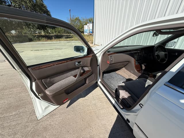 1997 Nissan Cima JDM car for sale — photo 9 of 21
