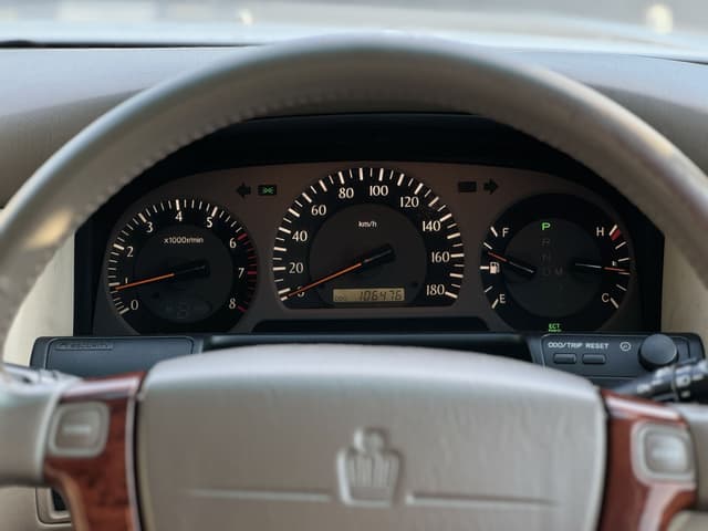 2000 Toyota Crown JDM car for sale — photo 22 of 24