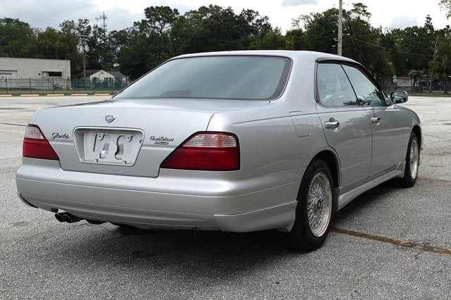 1995 Nissan Gloria JDM car for sale — photo 6 of 18
