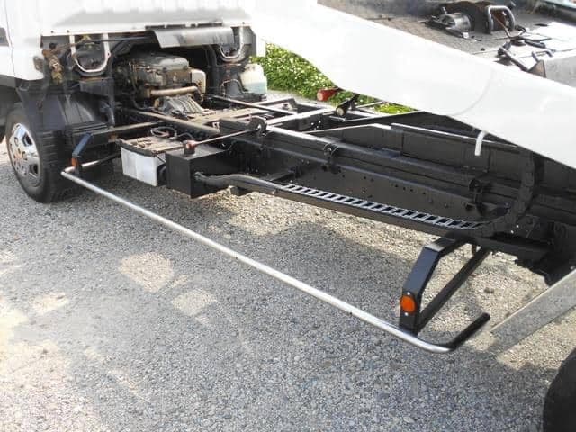 2004 Mitsubishi Canter JDM car for sale — photo 3 of 4