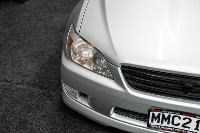 1999 Toyota Altezza JDM car for sale — photo 7 of 16