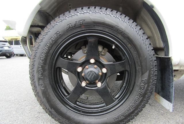 2008 Suzuki Jimny JDM car for sale — photo 11 of 14