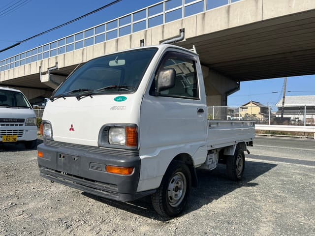 1997 Mitsubishi Minicab JDM car for sale — photo 2 of 25