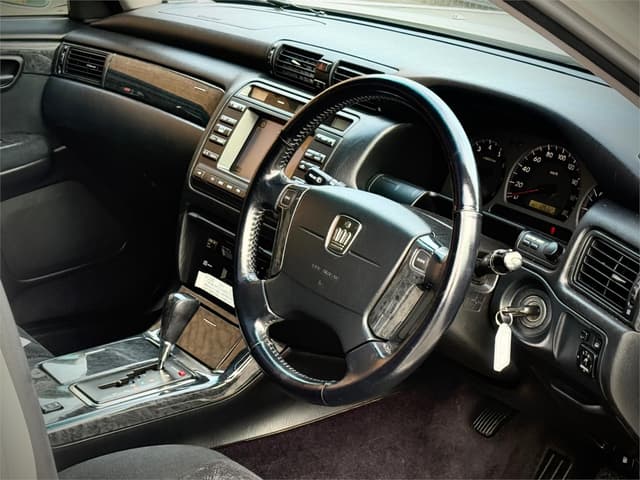 2003 Toyota Crown JDM car for sale — photo 14 of 25