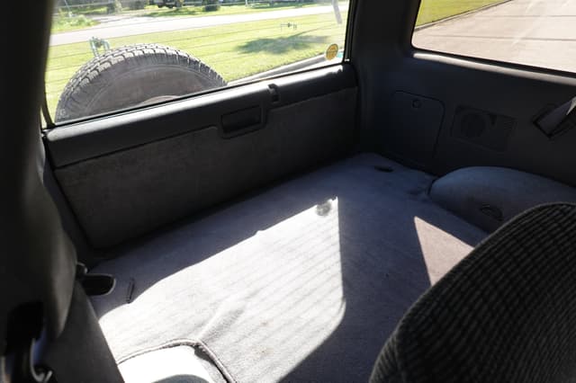 1993 Toyota Hilux Surf JDM car for sale — photo 15 of 17