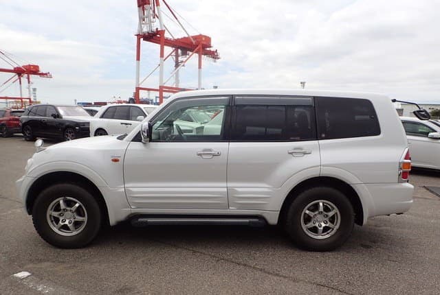 2001 Mitsubishi Pajero JDM car for sale — photo 2 of 25