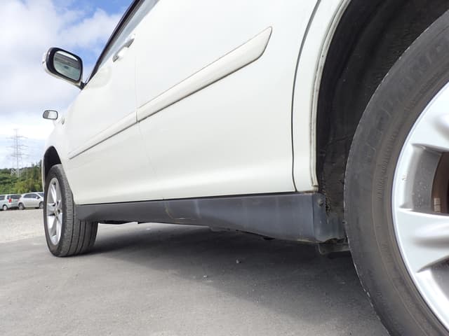 2009 Toyota Harrier JDM car for sale — photo 19 of 25