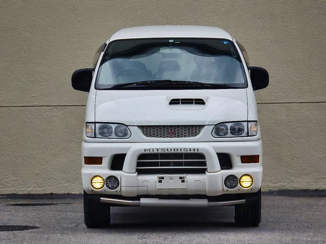 1999 Mitsubishi Delica JDM car for sale — photo 7 of 25
