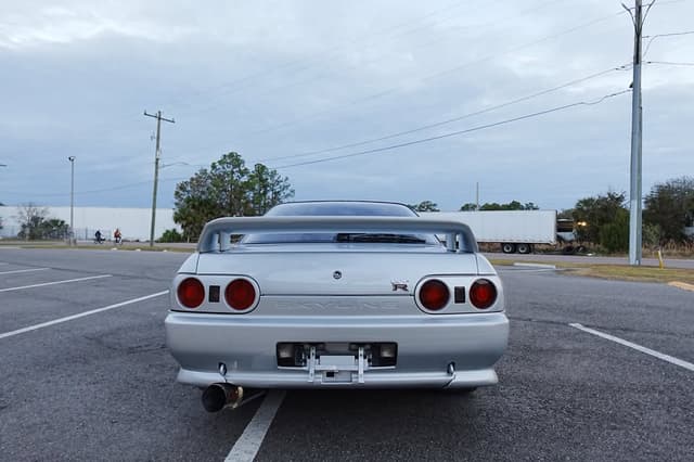1992 Nissan Skyline JDM car for sale — photo 17 of 18