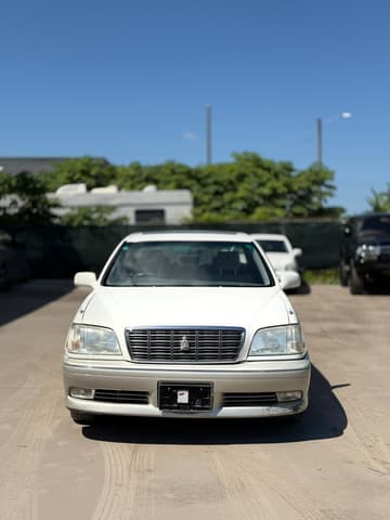 1998 Toyota Crown JDM car for sale — photo 2 of 13