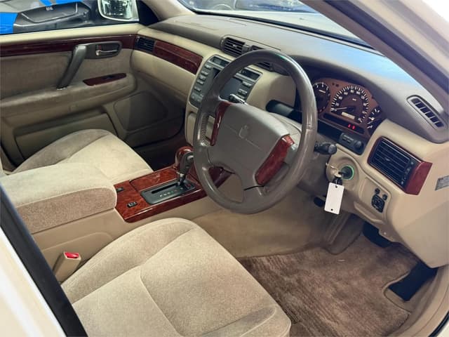 1999 Toyota Crown JDM car for sale — photo 7 of 19