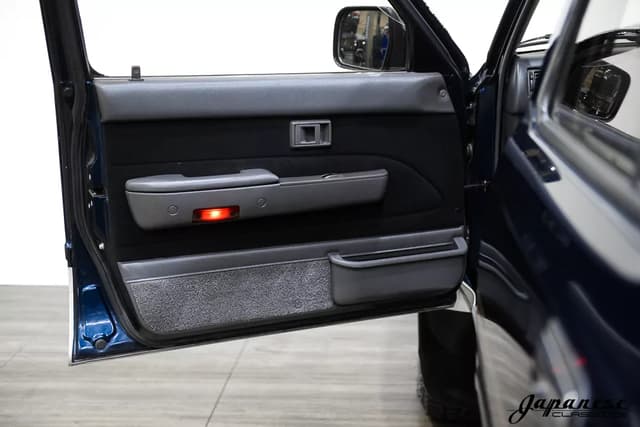 1994 Toyota Hilux Surf JDM car for sale — photo 18 of 25