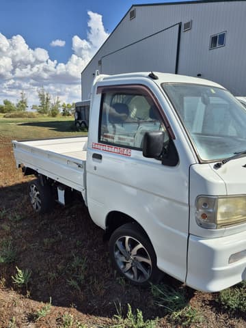 1999 Daihatsu Hijet JDM car for sale — photo 9 of 13
