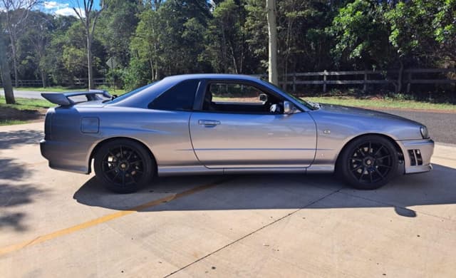 1998 Nissan Skyline JDM car for sale — photo 9 of 11