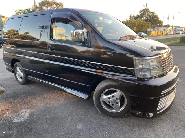 2000 Nissan Elgrand JDM car for sale — photo 2 of 10