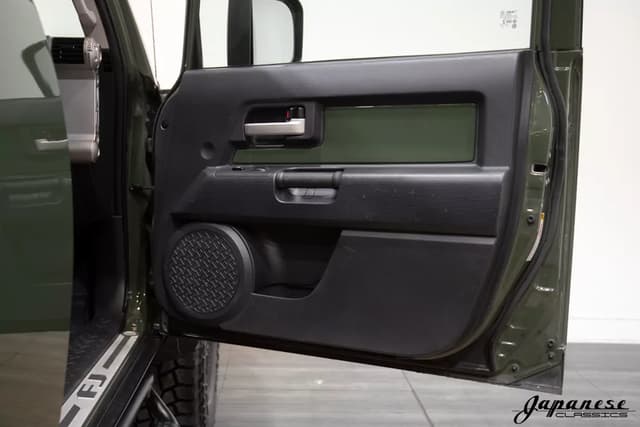 2011 Toyota Fj Cruiser JDM car for sale — photo 20 of 25
