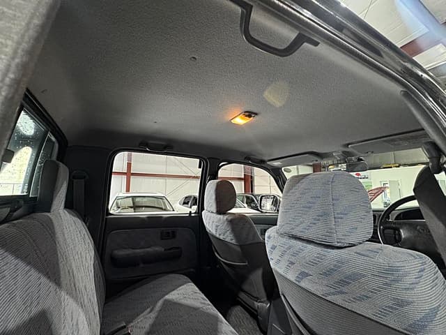 2000 Toyota Hilux JDM car for sale — photo 16 of 25