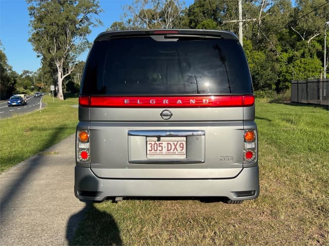 2005 Nissan Elgrand JDM car for sale — photo 7 of 15