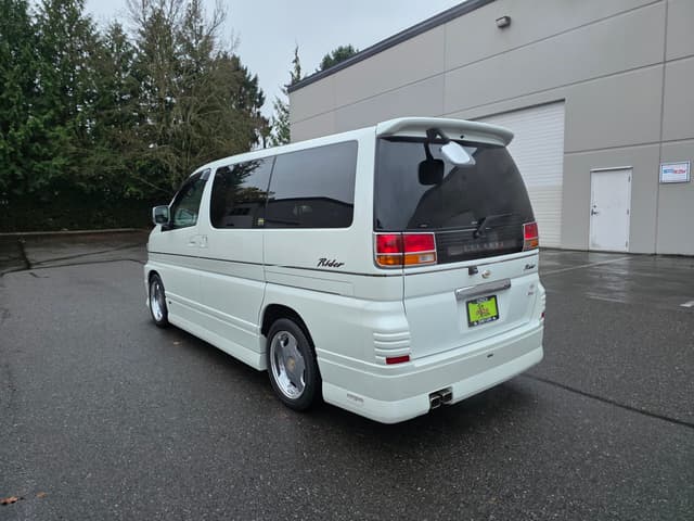 2000 Nissan Elgrand JDM car for sale — photo 5 of 25