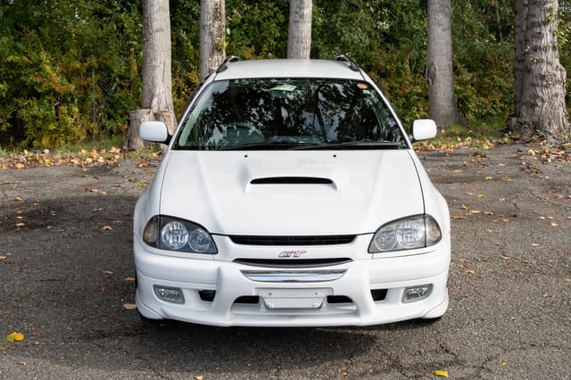 1999 Toyota Caldina JDM car for sale — photo 2 of 12
