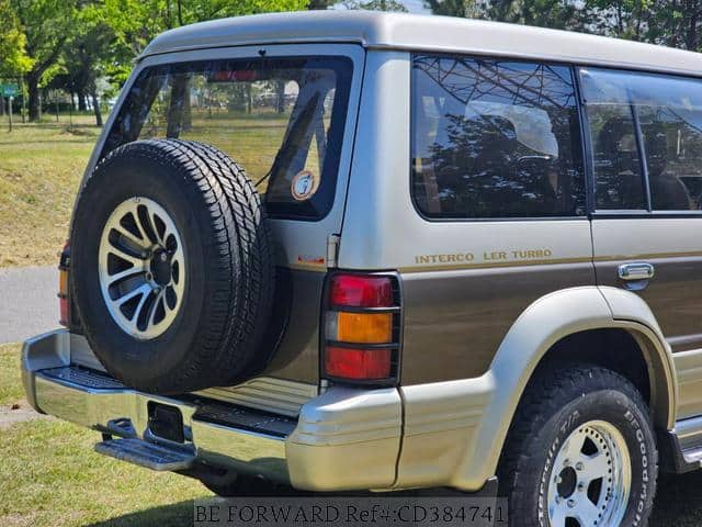 1992 Mitsubishi Pajero JDM car for sale — photo 11 of 19