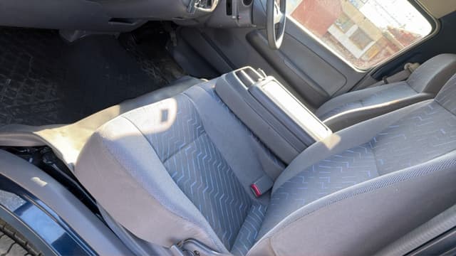 2001 Nissan Caravan JDM car for sale — photo 10 of 18