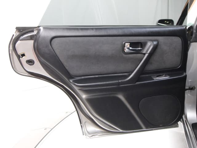 1997 Nissan Stagea JDM car for sale — photo 20 of 25