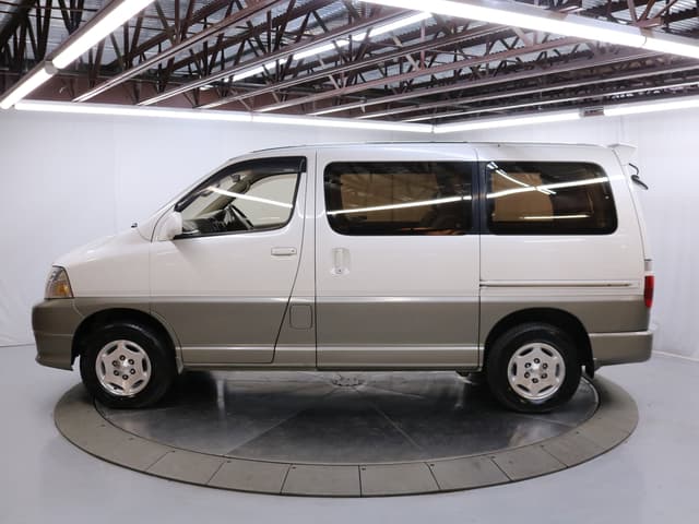 1999 Toyota Grand Hiace JDM car for sale — photo 4 of 25