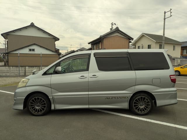 2006 Toyota Alphard JDM car for sale — photo 2 of 10