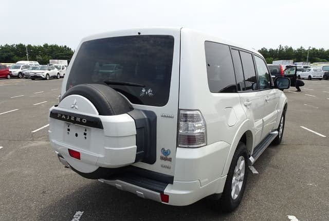 2011 Mitsubishi Pajero JDM car for sale — photo 5 of 25