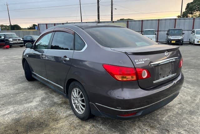 2008 Nissan Bluebird JDM car for sale — photo 3 of 25