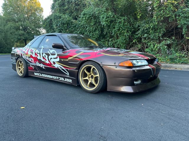 1992 Nissan Skyline JDM car for sale — photo 12 of 13
