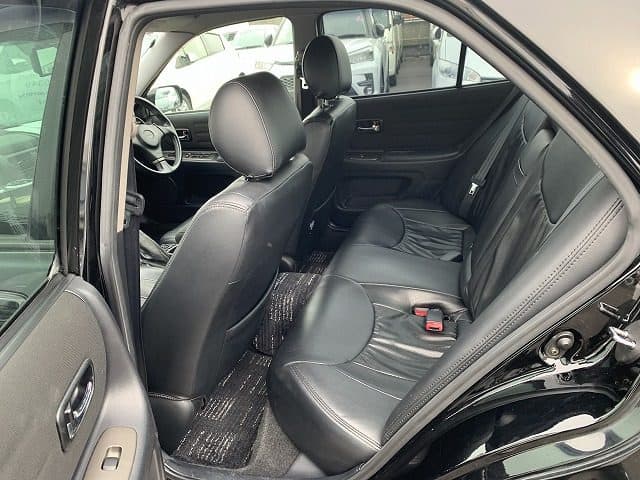 2001 Toyota Altezza JDM car for sale — photo 11 of 12