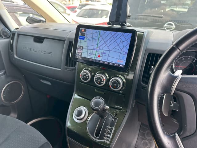 2011 Mitsubishi Delica JDM car for sale — photo 4 of 8