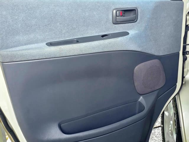 1996 Toyota Granvia JDM car for sale — photo 23 of 25