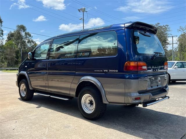 1997 Mitsubishi Delica JDM car for sale — photo 8 of 19