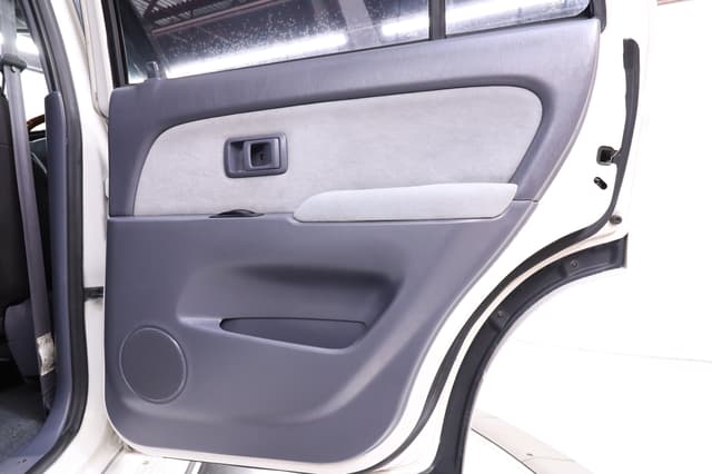 1999 Toyota Hilux Surf JDM car for sale — photo 24 of 25