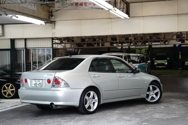 1999 Toyota Altezza JDM car for sale — photo 3 of 25