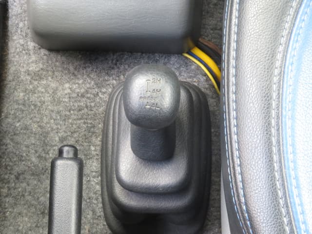 2001 Suzuki Jimny JDM car for sale — photo 16 of 24