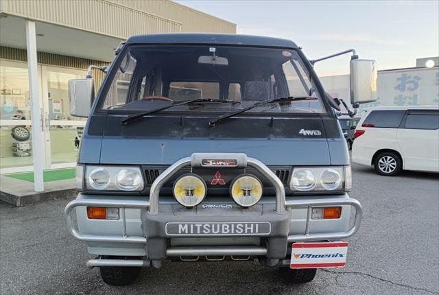 1993 Mitsubishi Delica JDM car for sale — photo 9 of 25