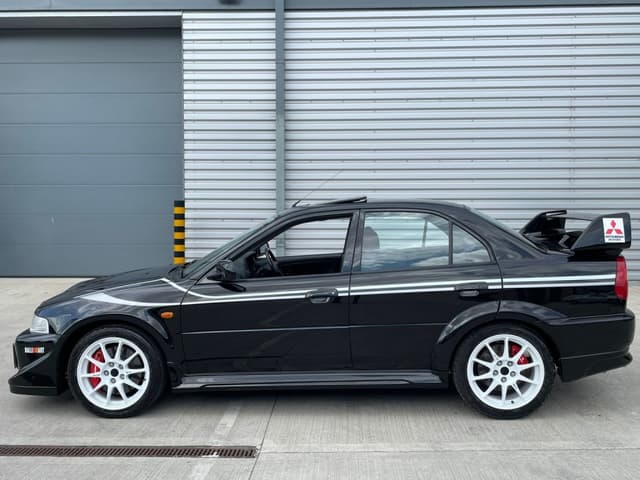 2002 Mitsubishi Lancer Evolution JDM car for sale — photo 20 of 25