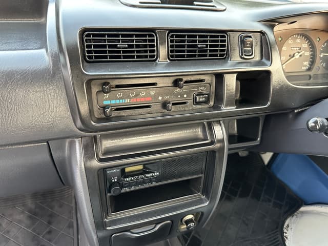 1999 Daihatsu Hijet JDM car for sale — photo 17 of 19