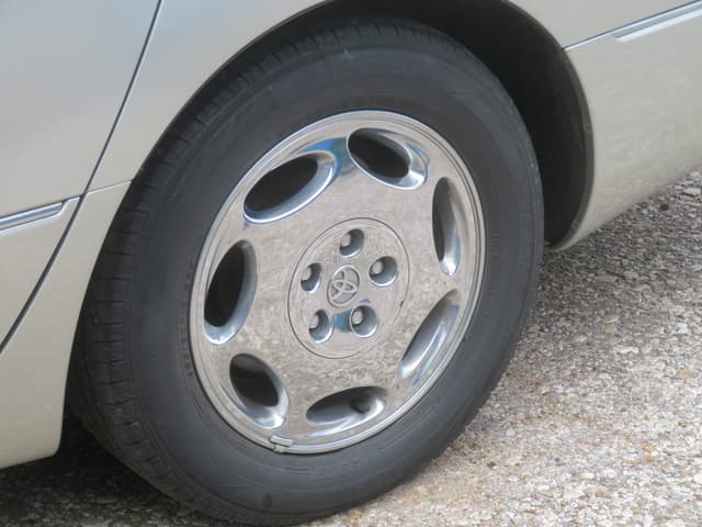 2001 Toyota Celsior JDM car for sale — photo 19 of 21